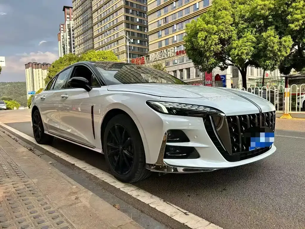 Hongqi H6