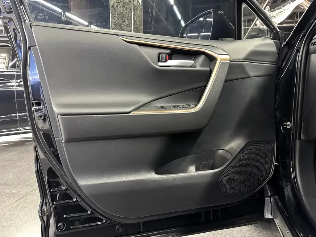 Toyota Wildlander 2024 из CN, фото 4