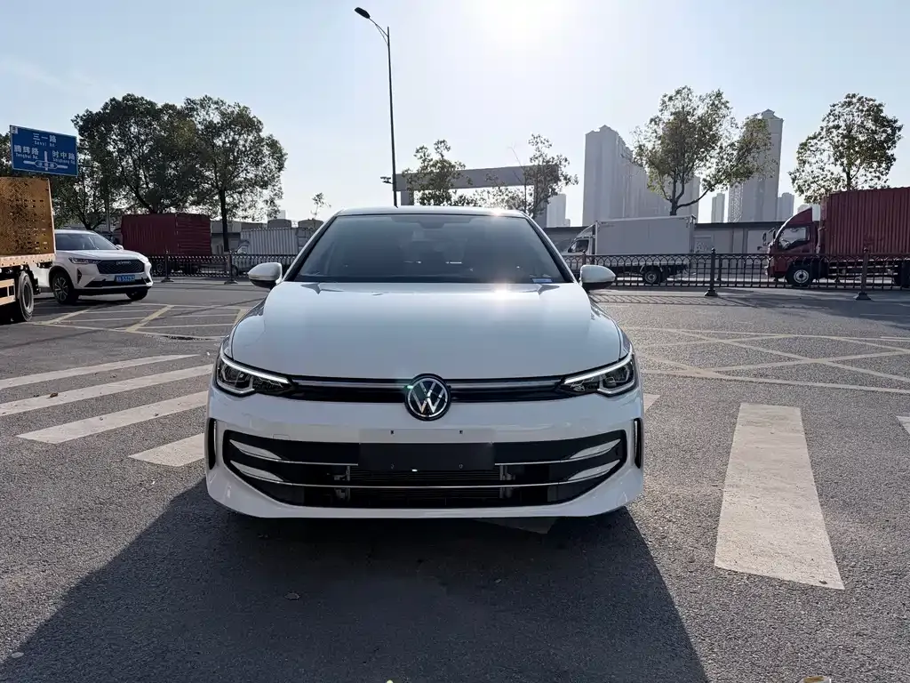 Volkswagen Golf 2025 из CN, фото 7
