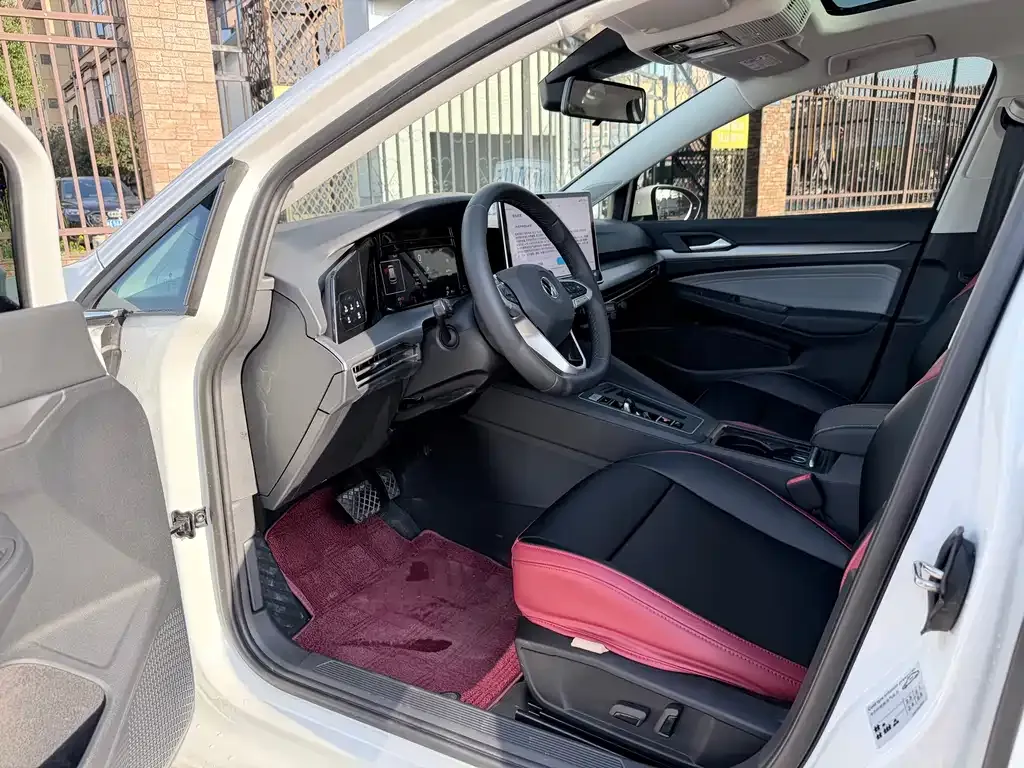 Volkswagen Golf 2025 из CN, фото 3