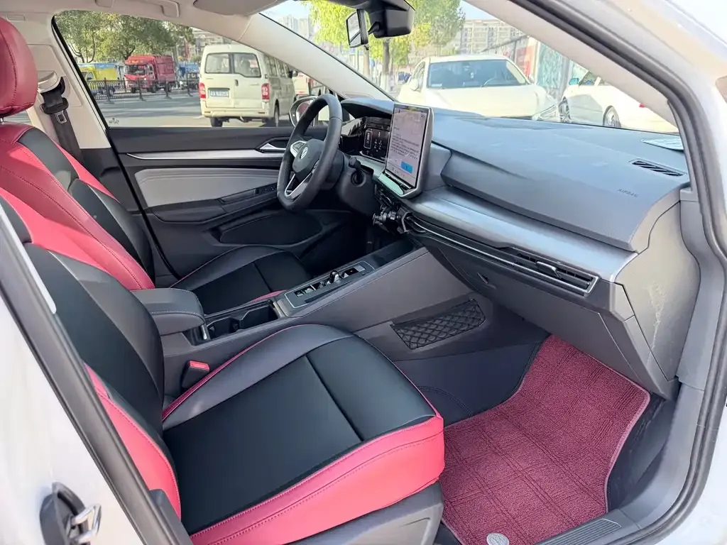 Volkswagen Golf 2025 из CN, фото 6