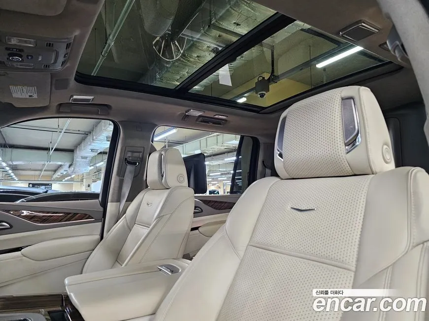 Cadillac Escalade 2023 из KR, фото 9