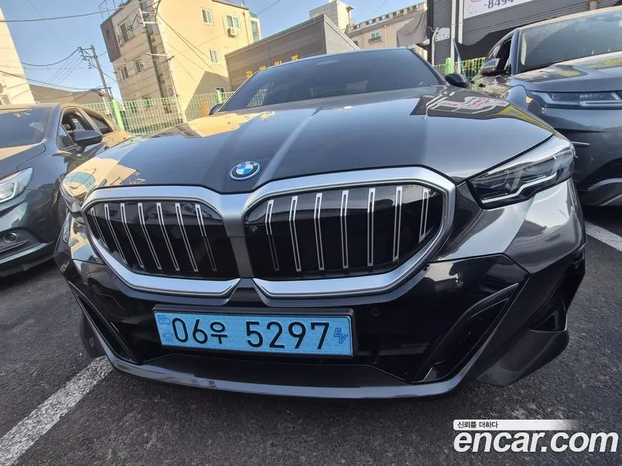 BMW i5 — фото 1