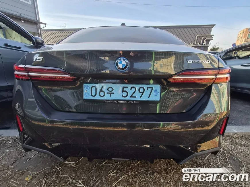 BMW i5 — фото 4