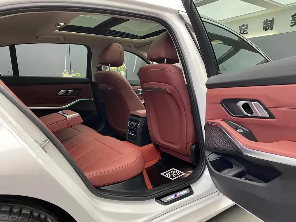 BMW 3 Series 2025 из CN, фото 8