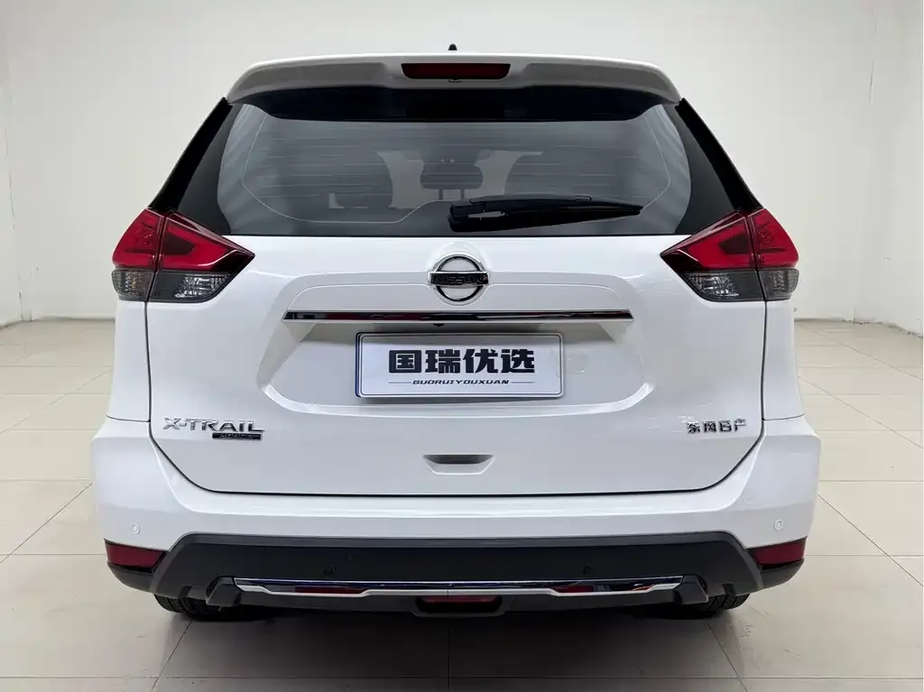 Nissan X-Trail — фото 10