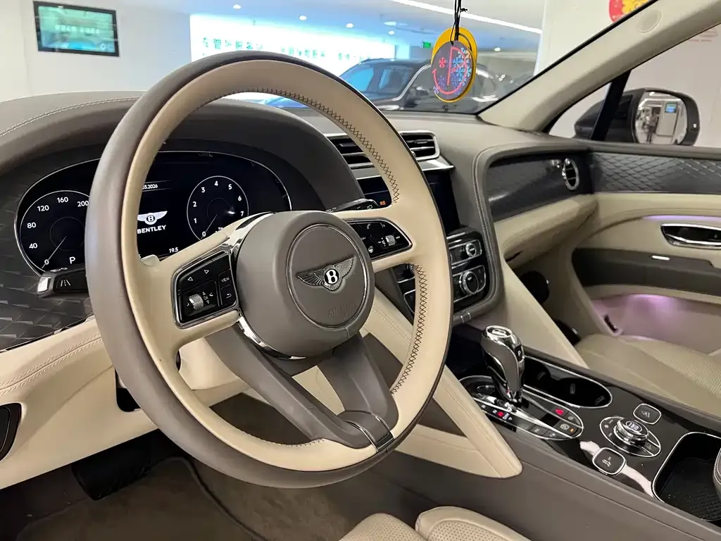Bentley Bentayga 2021 из CN, фото 5