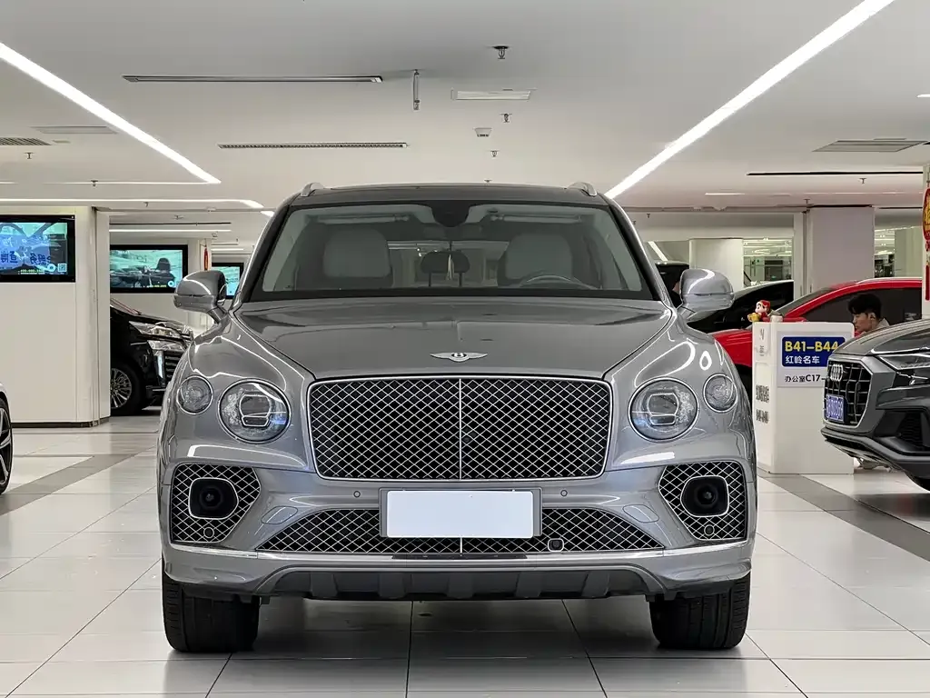 Bentley Bentayga 2021 из CN, фото 10