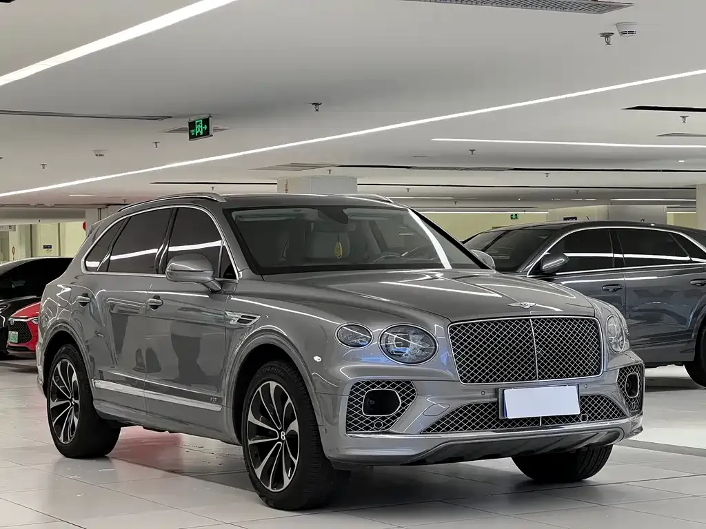 Bentley Bentayga 2021 из CN, фото 2