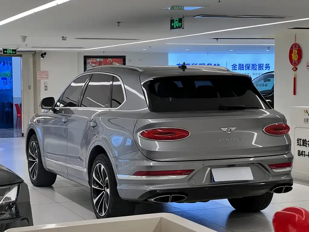 Bentley Bentayga 2021 из CN, фото 8