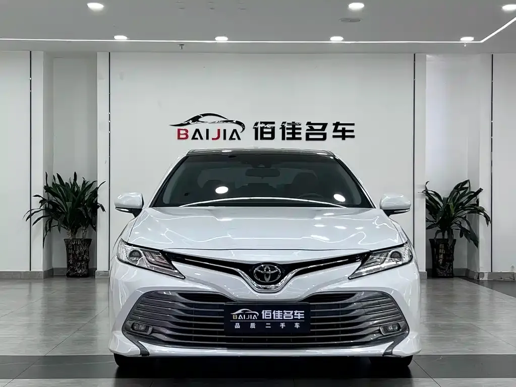 Toyota Camry 2021 из CN, фото 2