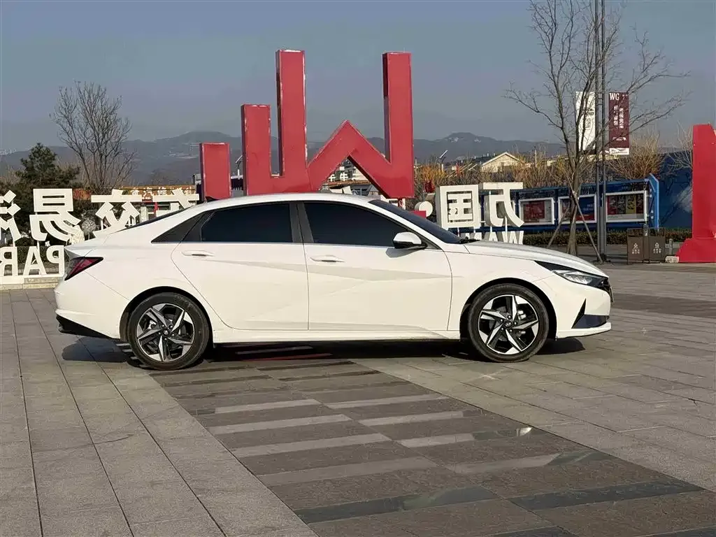 Hyundai Elantra 2023 из CN, фото 8