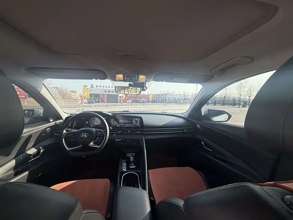 Hyundai Elantra 2023 из CN, фото 3