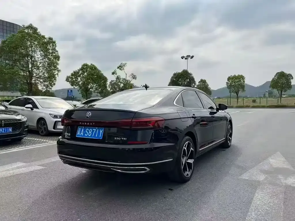 Volkswagen Passat — фото 7