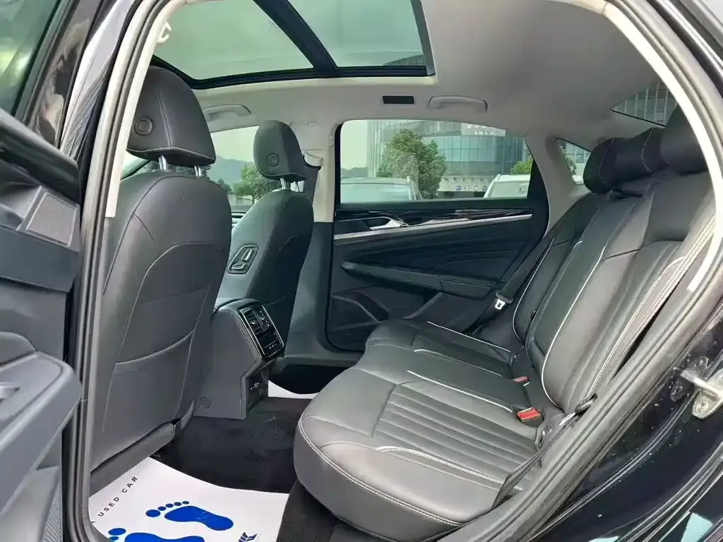 Volkswagen Passat — фото 6
