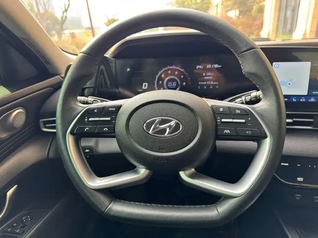 Hyundai Elantra 2022 из CN, фото 2