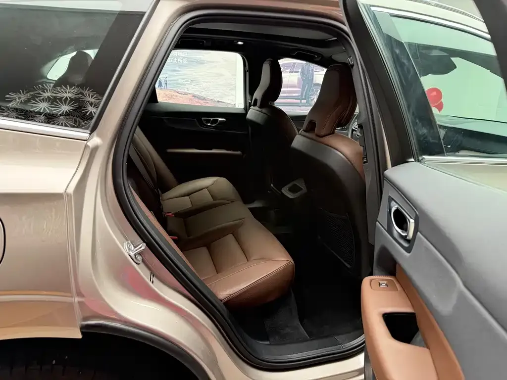 Volvo XC60 2025 из CN, фото 6