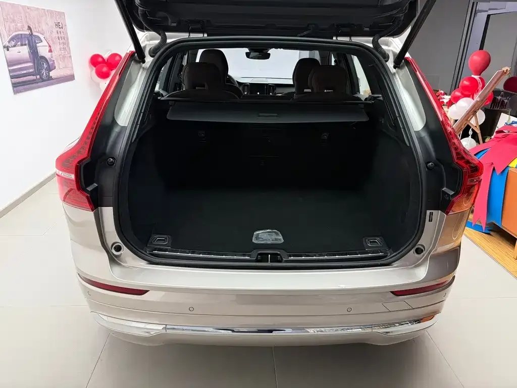 Volvo XC60 2025 из CN, фото 10