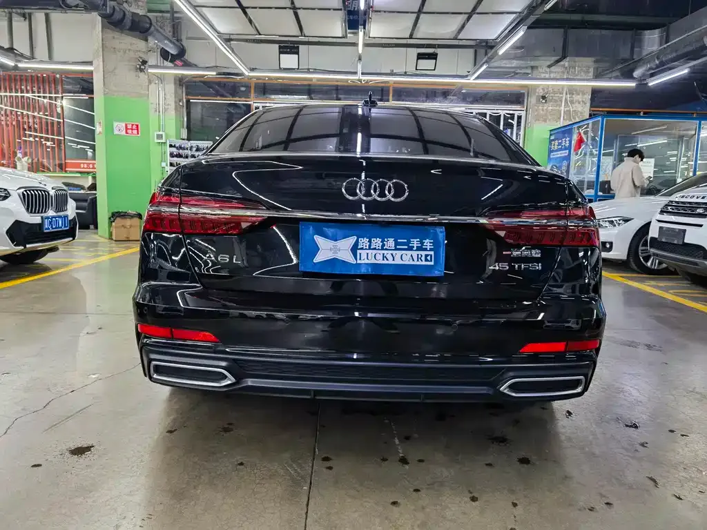 Audi A6L — фото 9