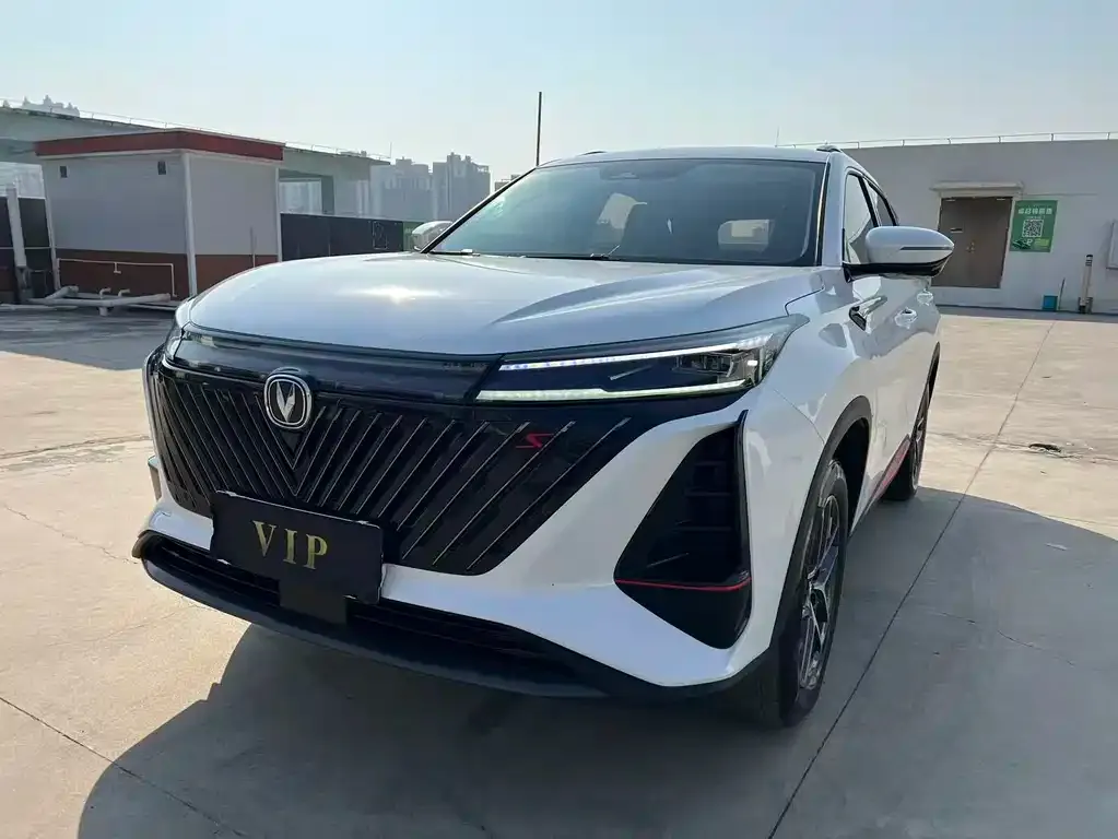 Changan CS75PLUS — фото 1