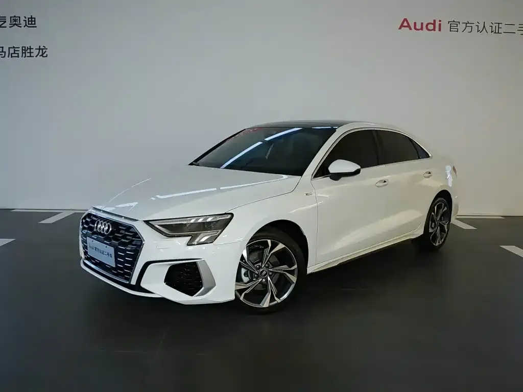 Audi A3 — фото 1