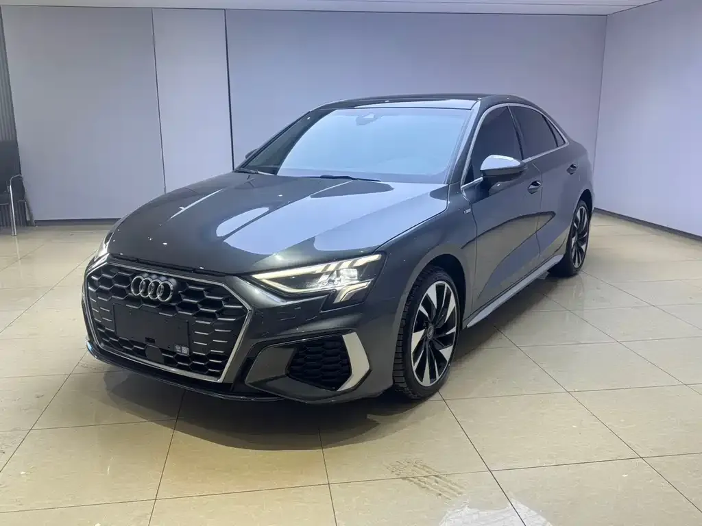 Audi A3 — фото 1