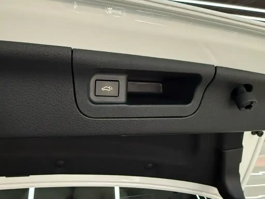 Mercedes-Benz C-Class 2025 из CN, фото 2