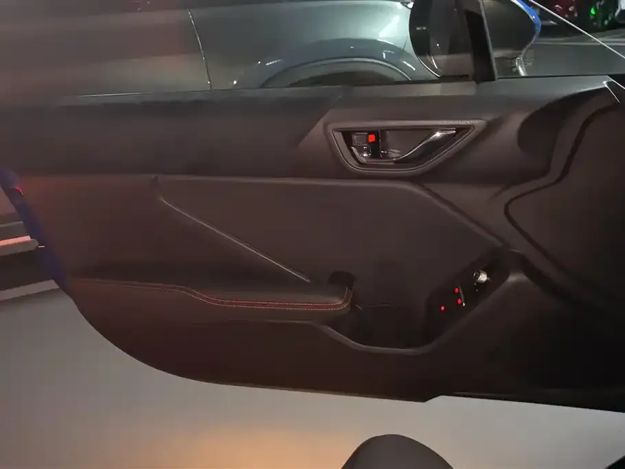 Subaru BRZ 2023 из CN, фото 7