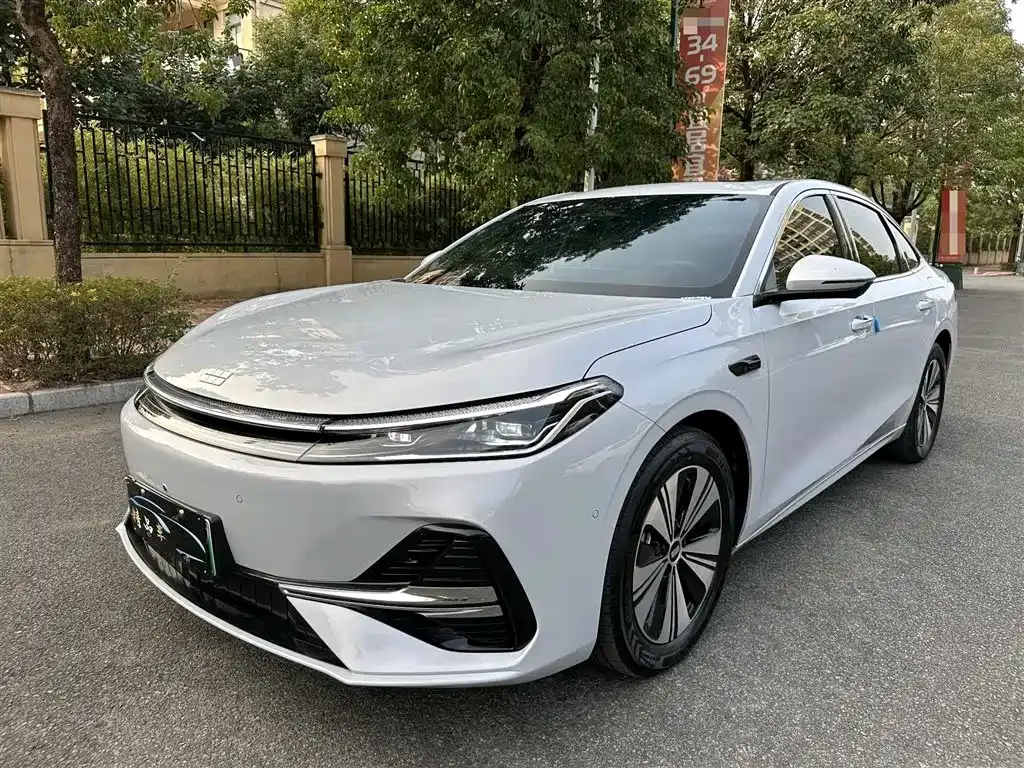 Geely 银河A7