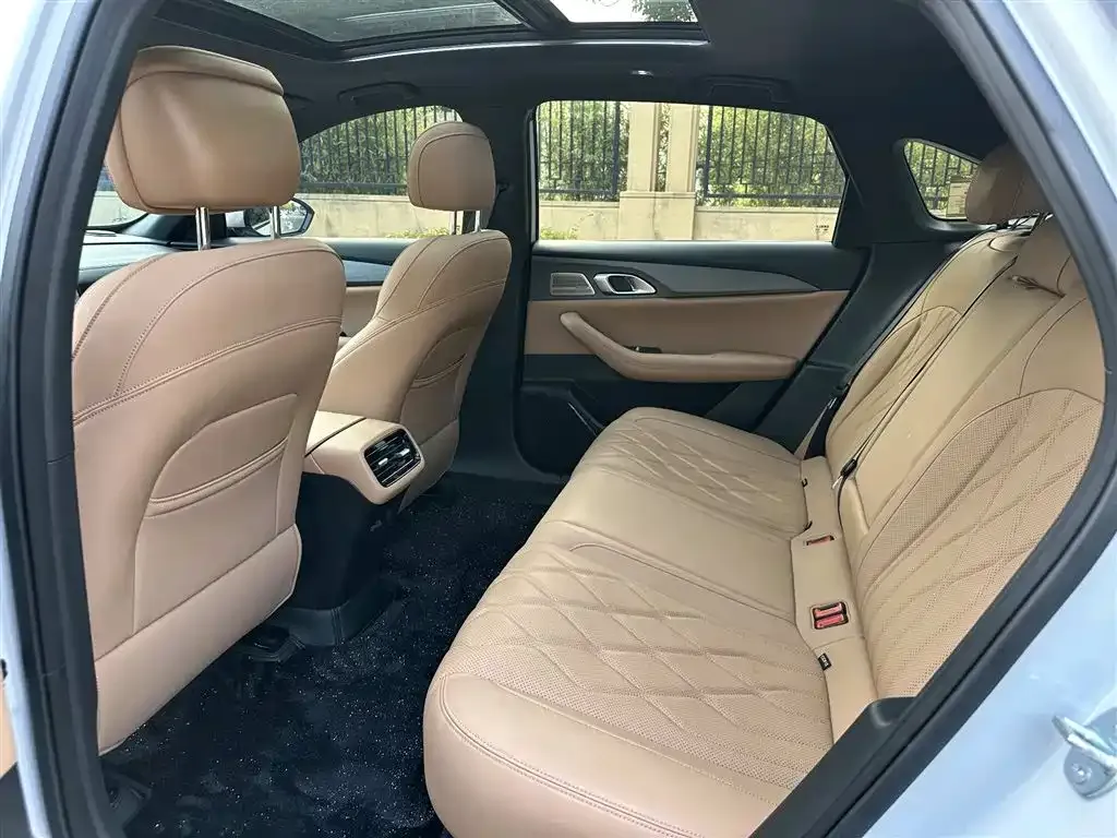 Geely 银河A7 2025 из CN, фото 2