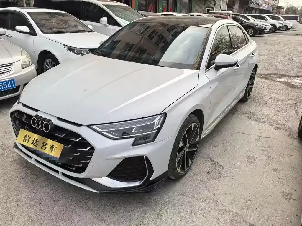 Audi A3 — фото 1