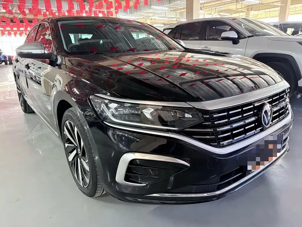 Volkswagen Passat — фото 10