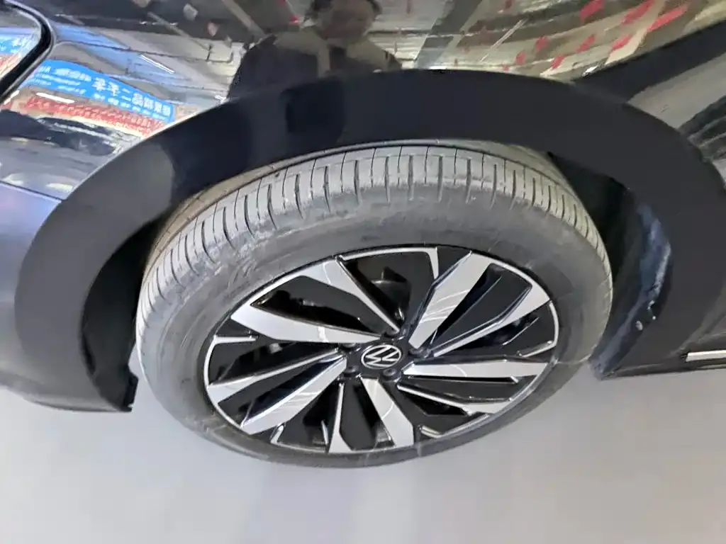 Volkswagen Passat — фото 7