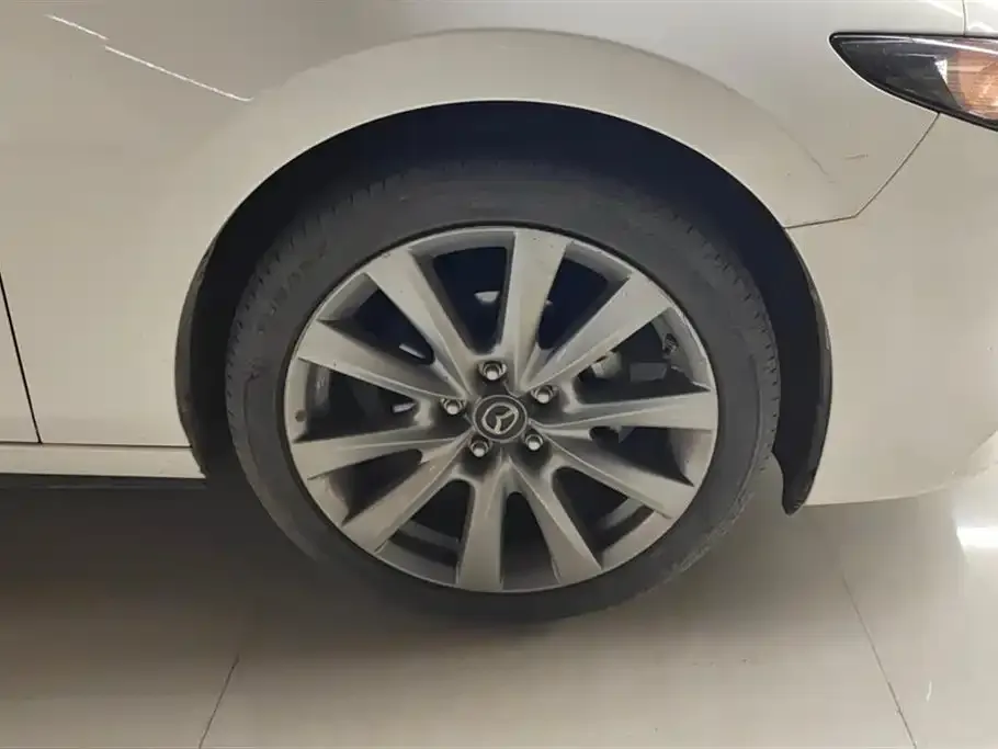Mazda 3 Axela 2024 из CN, фото 2