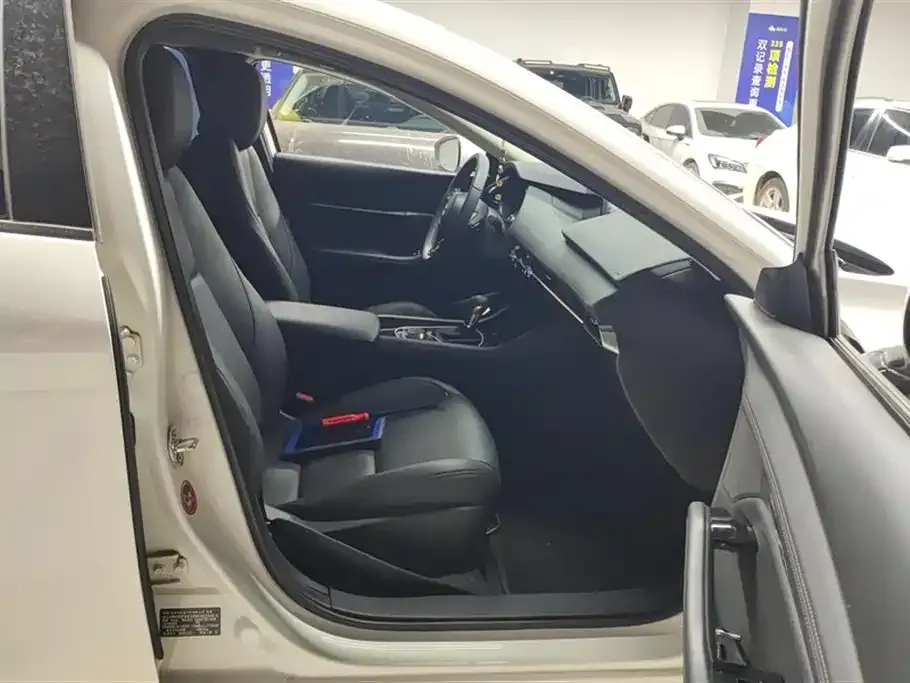 Mazda 3 Axela 2024 из CN, фото 3