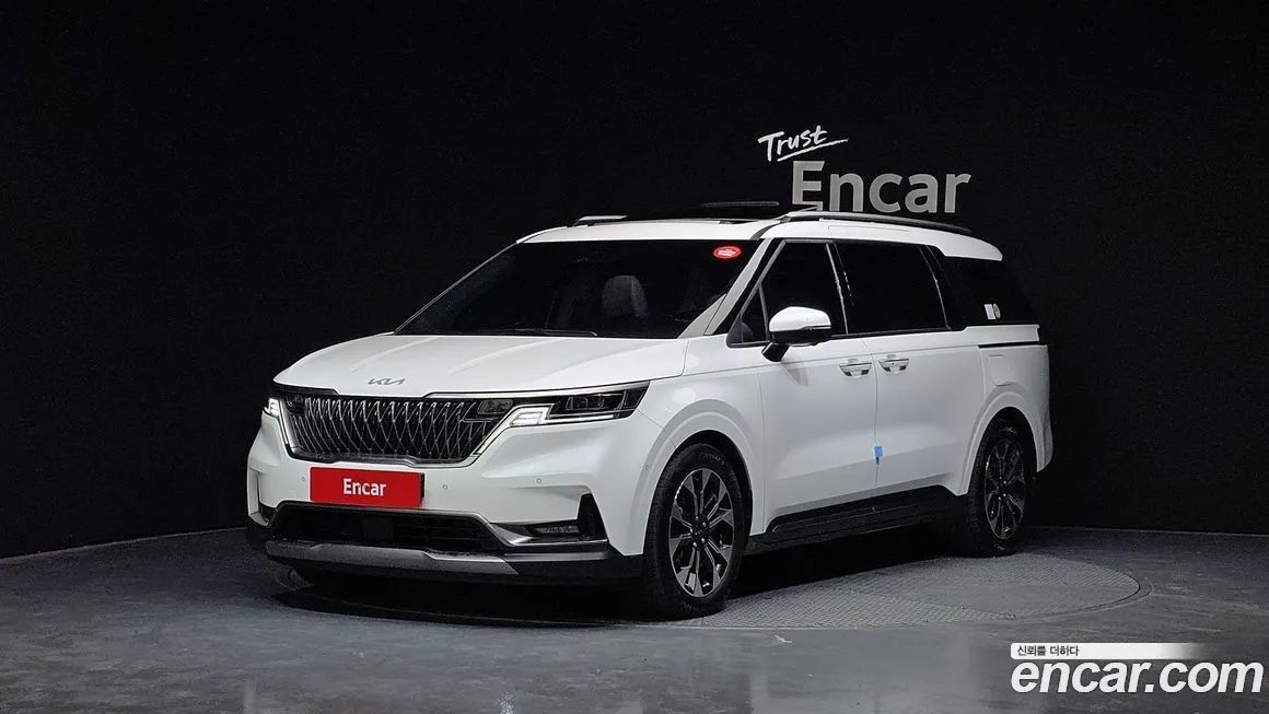 Kia Carnival — фото 1
