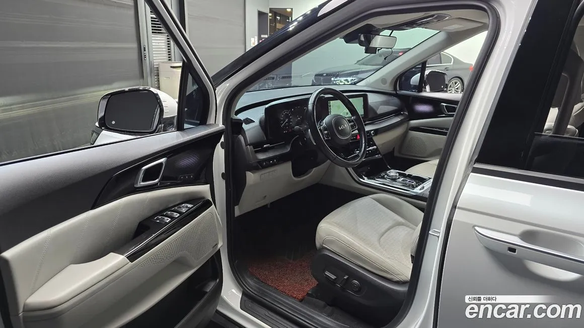 Kia Carnival — фото 10