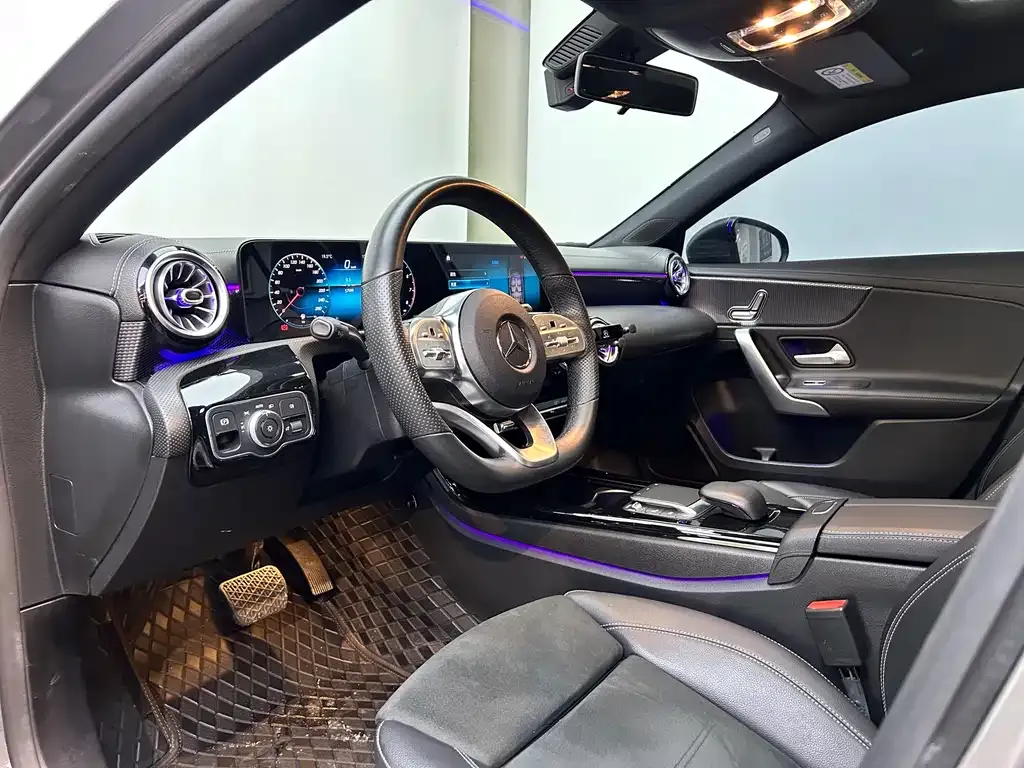 Mercedes-Benz A-Class — фото 10