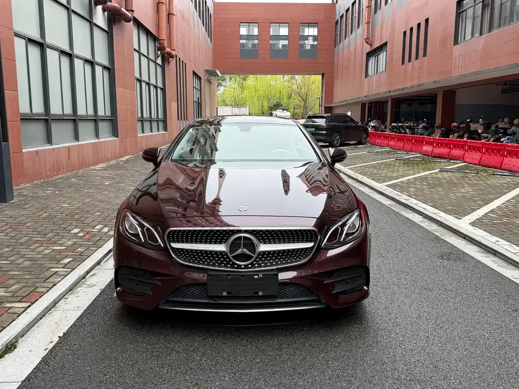 Mercedes-Benz E-Class (Import) — фото 9