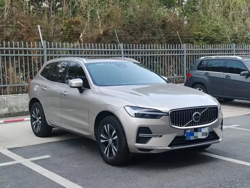 Volvo XC60 — фото 6