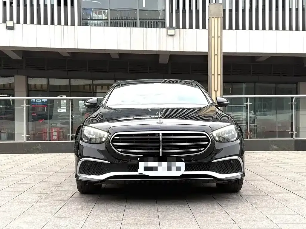 Mercedes-Benz E-Class — фото 10