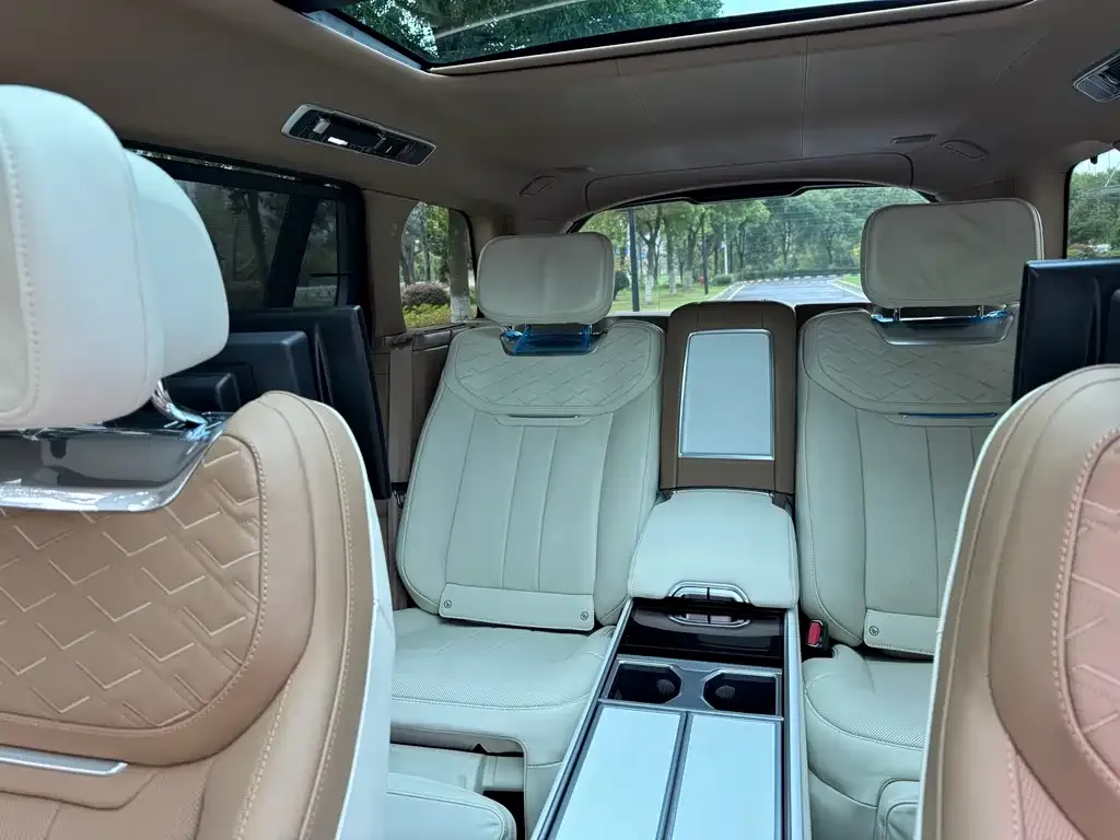 Land Rover Range Rover 2024 из CN, фото 2