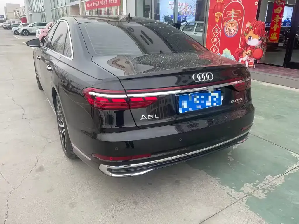 Audi A8 — фото 2