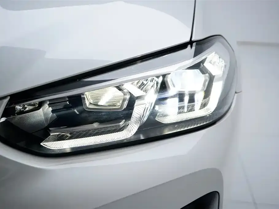 BMW iX3 — фото 3