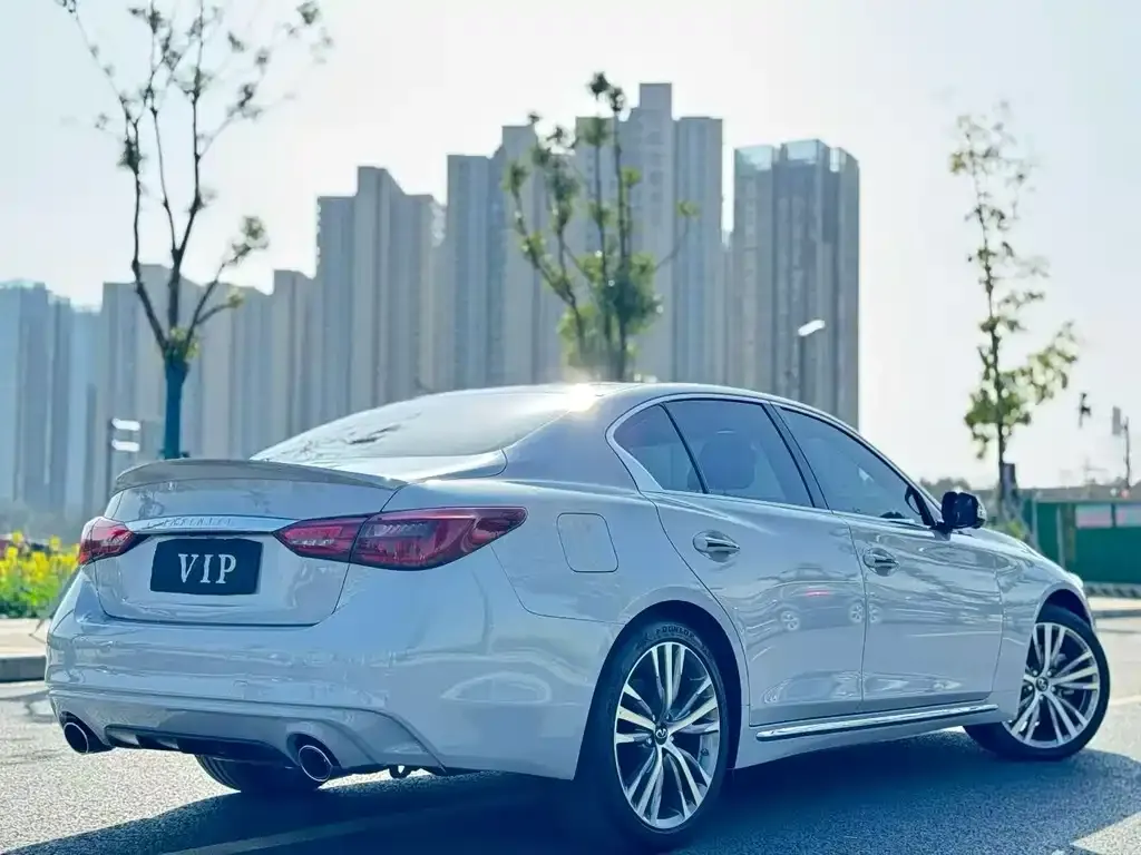 Infiniti Q50L 2022 из CN, фото 8
