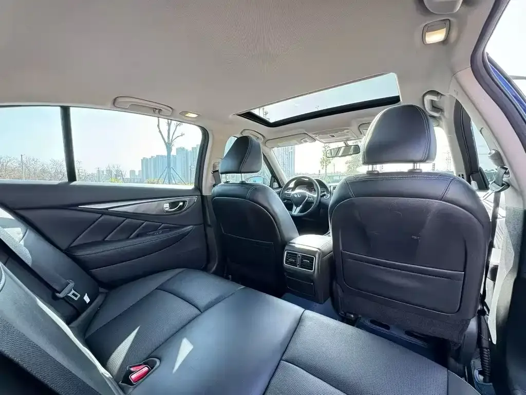 Infiniti Q50L 2022 из CN, фото 6