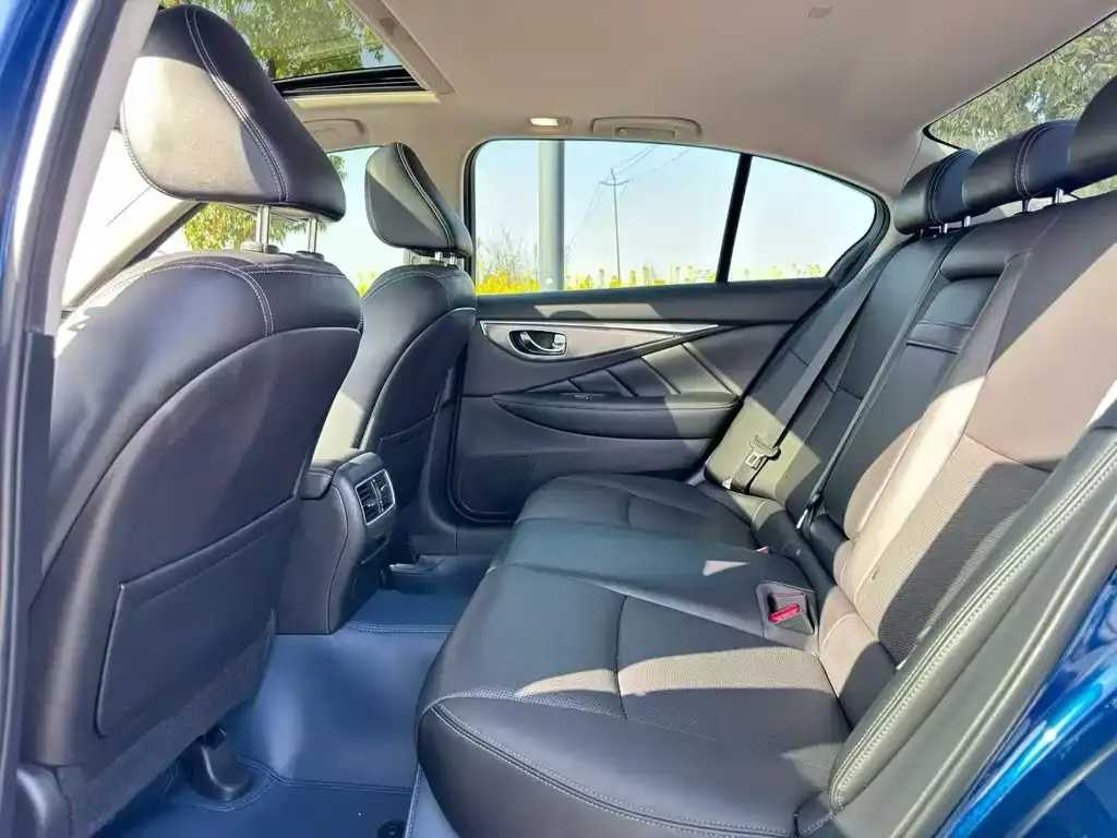 Infiniti Q50L 2022 из CN, фото 4