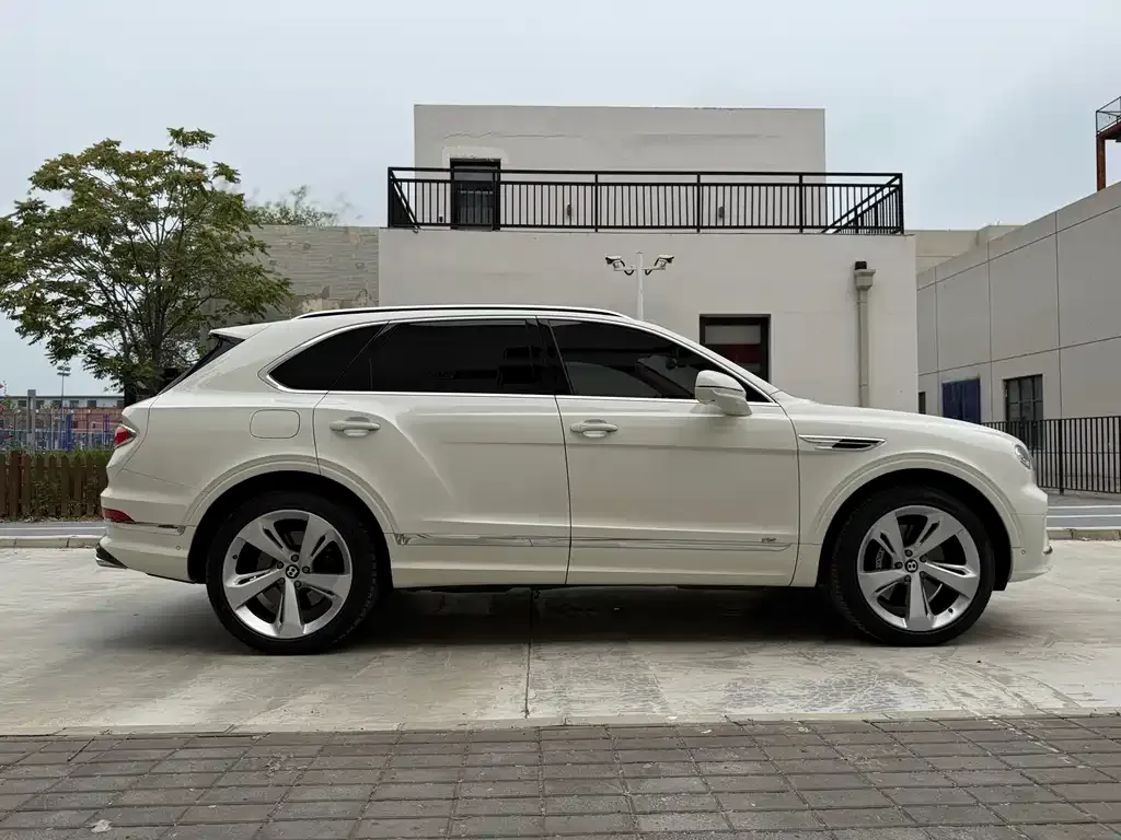 Bentley Bentayga 2021 из CN, фото 10