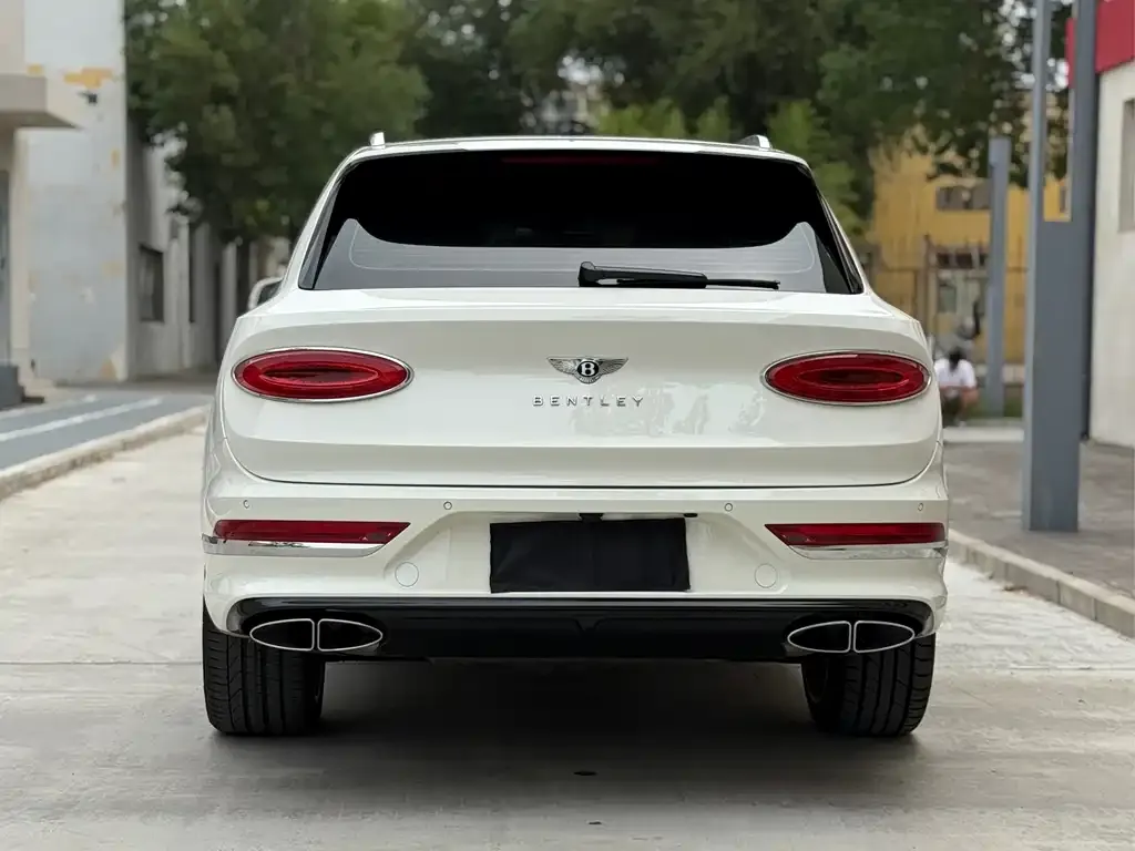 Bentley Bentayga 2021 из CN, фото 2