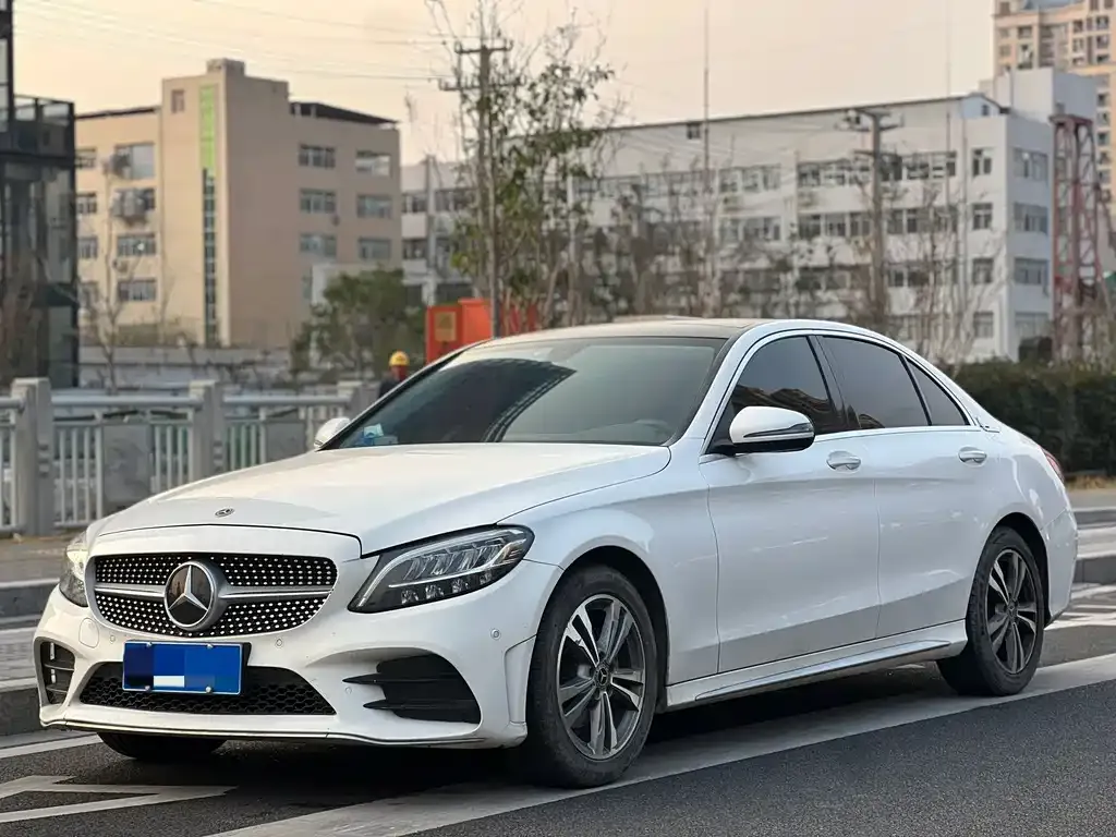 Mercedes-Benz C-Class — фото 1
